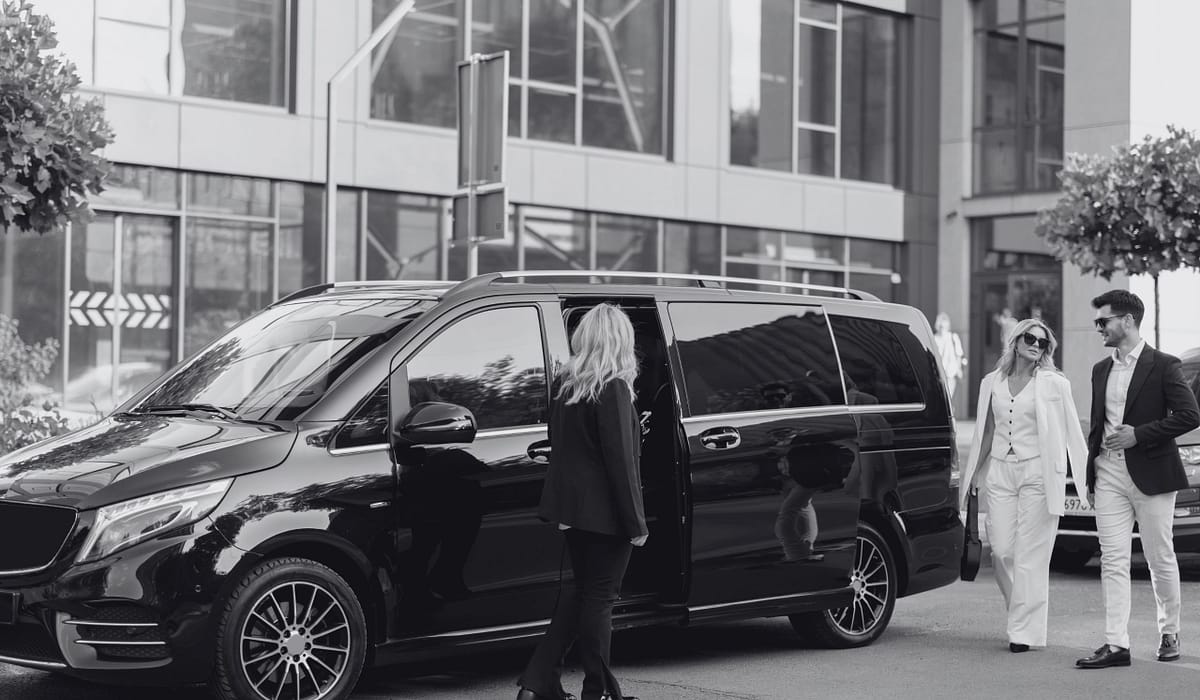 Mercedes V-Class chauffeur Service